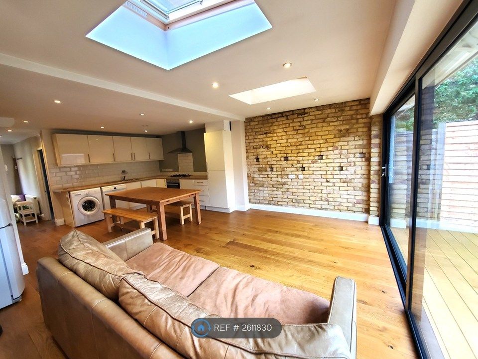 Property photo 2 of 9