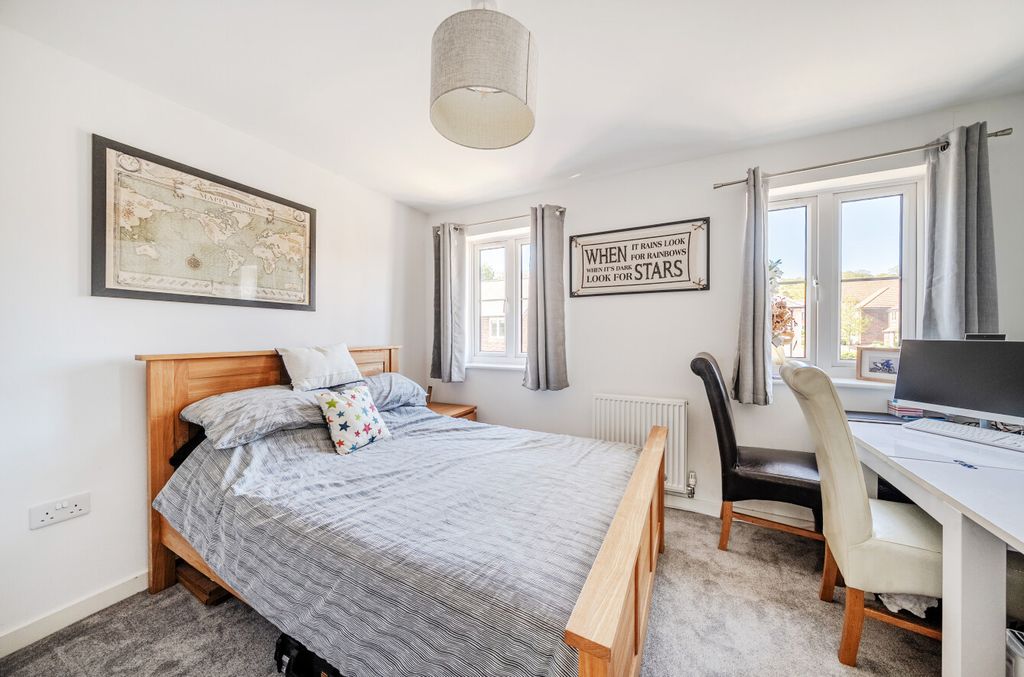 Property photo 3 of 12 1448267-15-69Eba3...