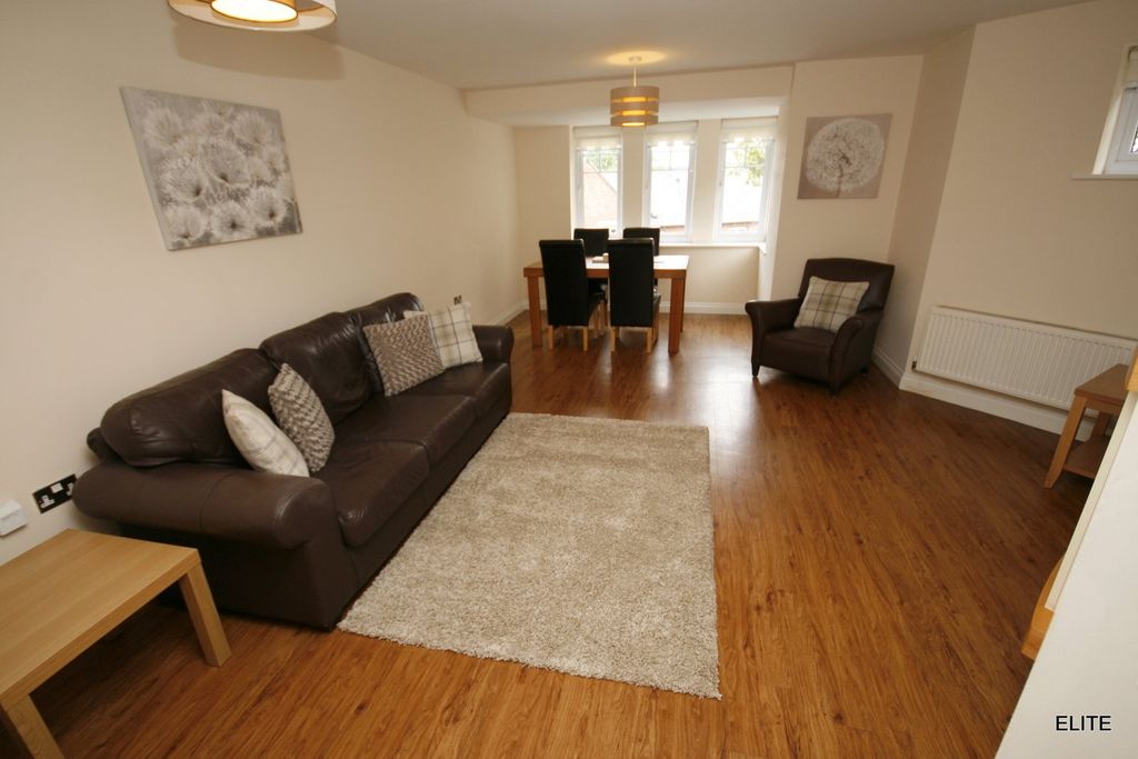 Property photo 2 of 21