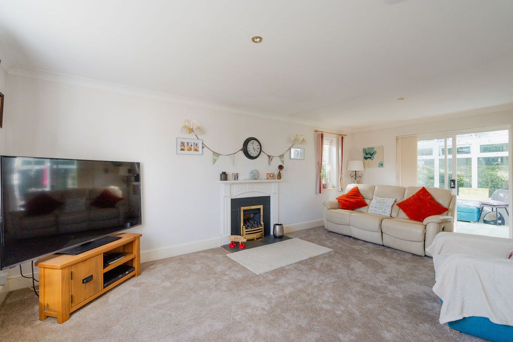 Property photo 3 of 29