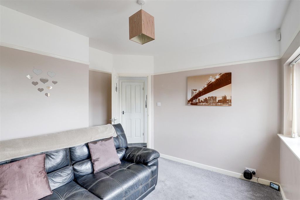 Property photo 3 of 15 6258.Jpg