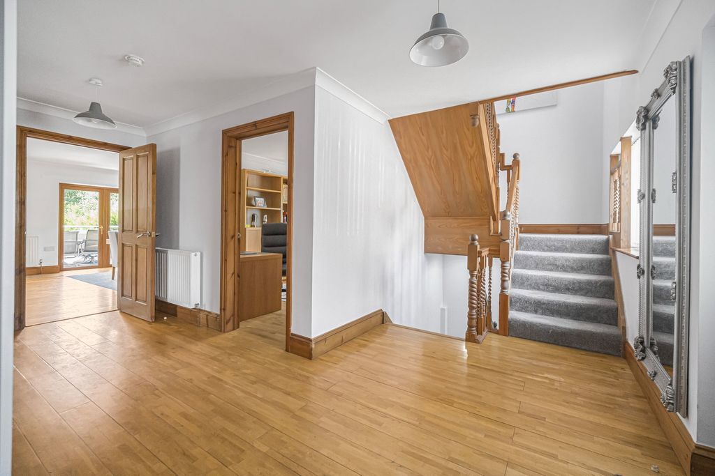 Property photo 3 of 52