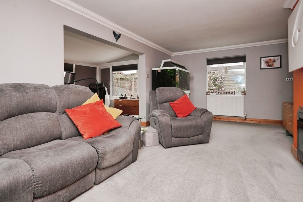 Property photo 2 of 17 Photo