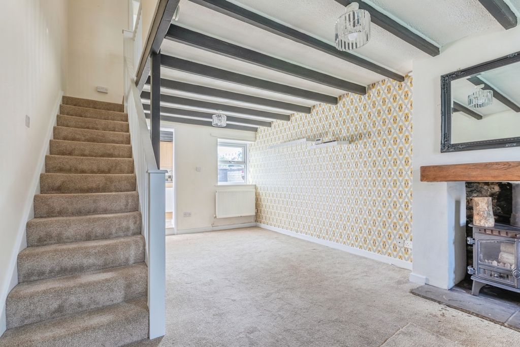 Property photo 2 of 17 Photo