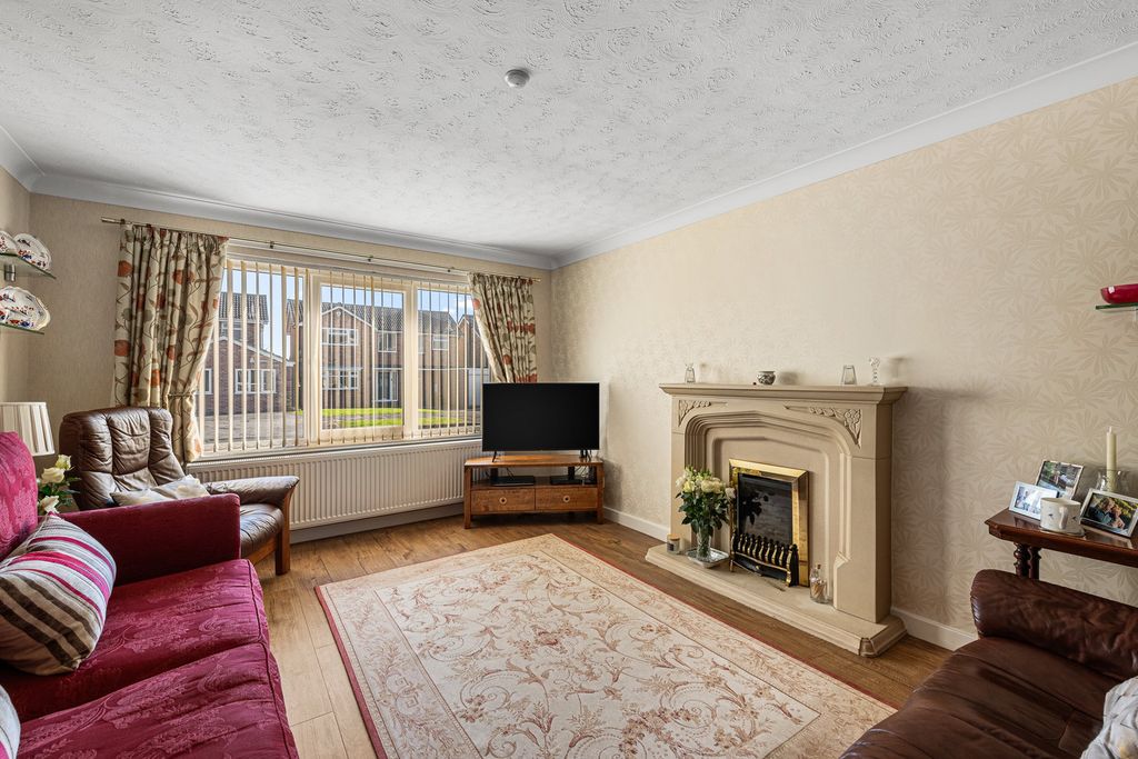 Property photo 2 of 23