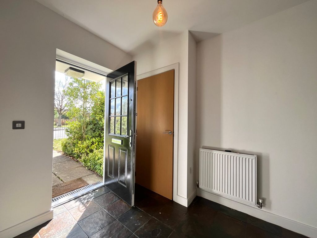 Property photo 2 of 29 Picture No. 33