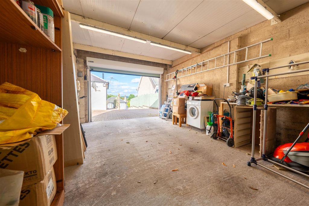 Property photo 3 of 33 Dsc02018-Hdr.Jpg