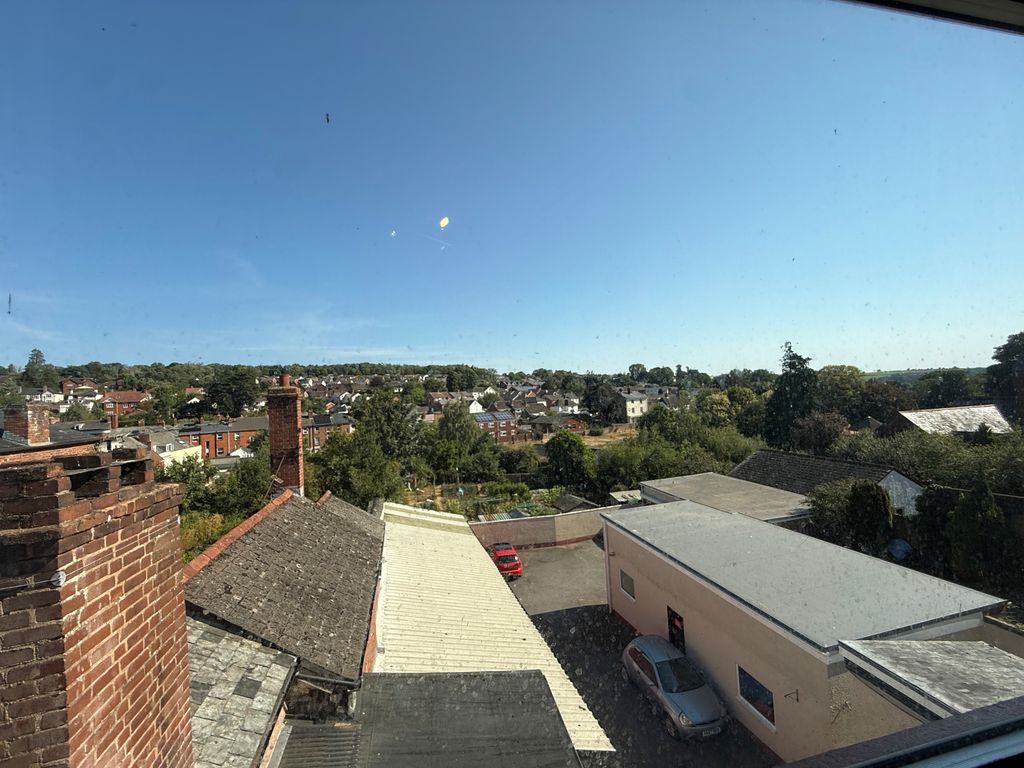 Property photo 2 of 12 3