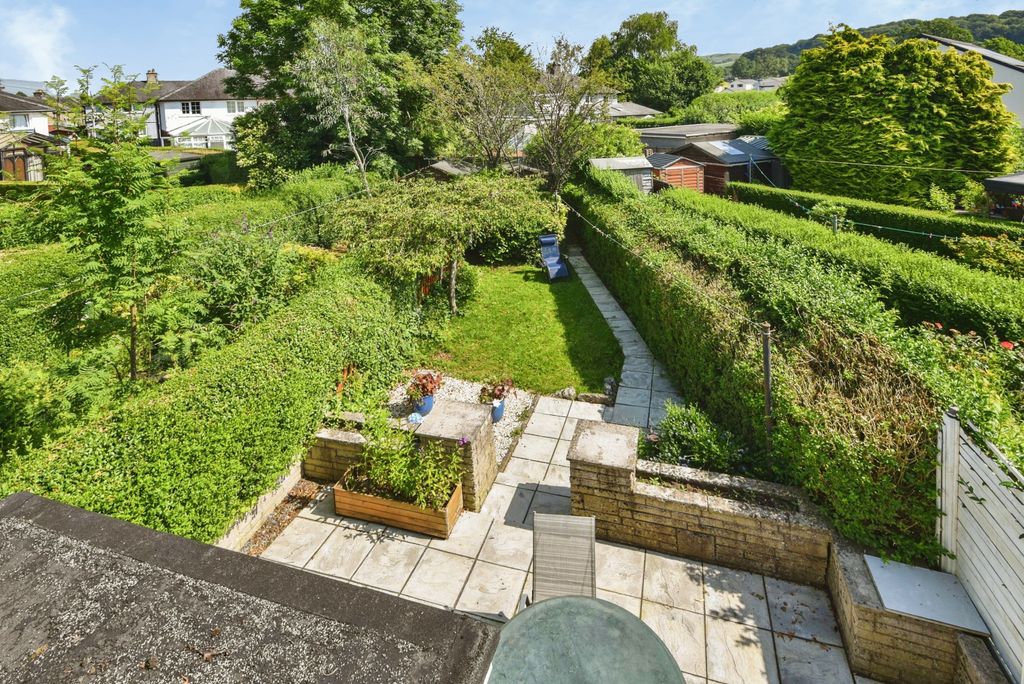 Property photo 2 of 16