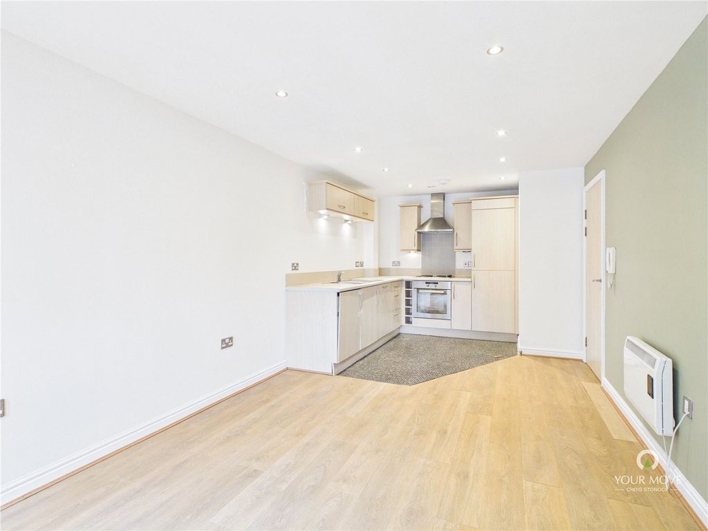 Property photo 2 of 10 Lounge