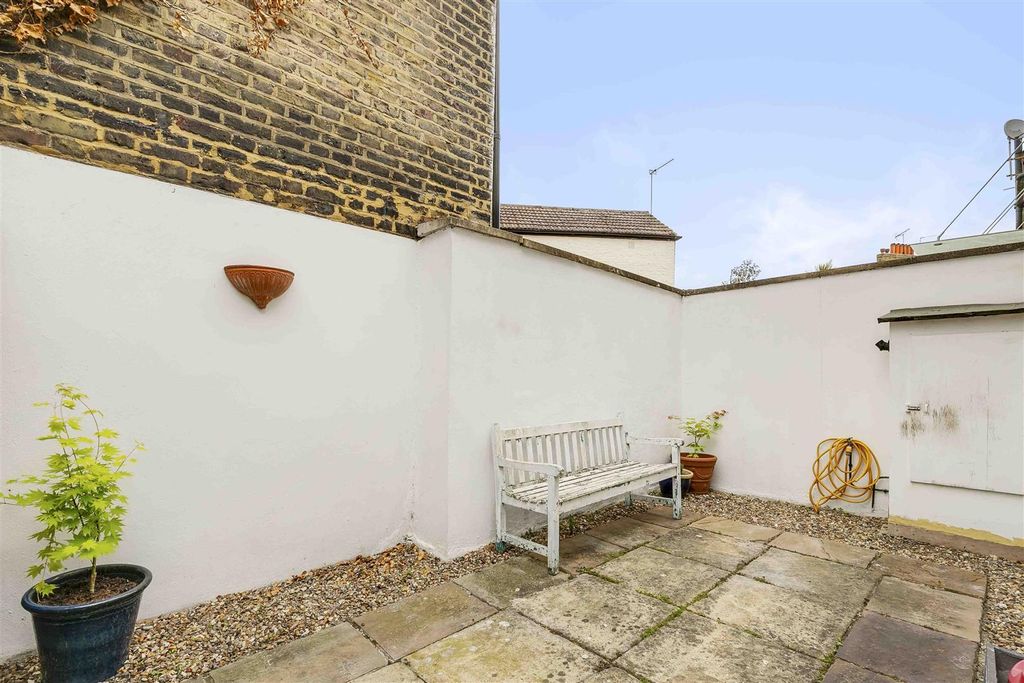 Property photo 3 of 11