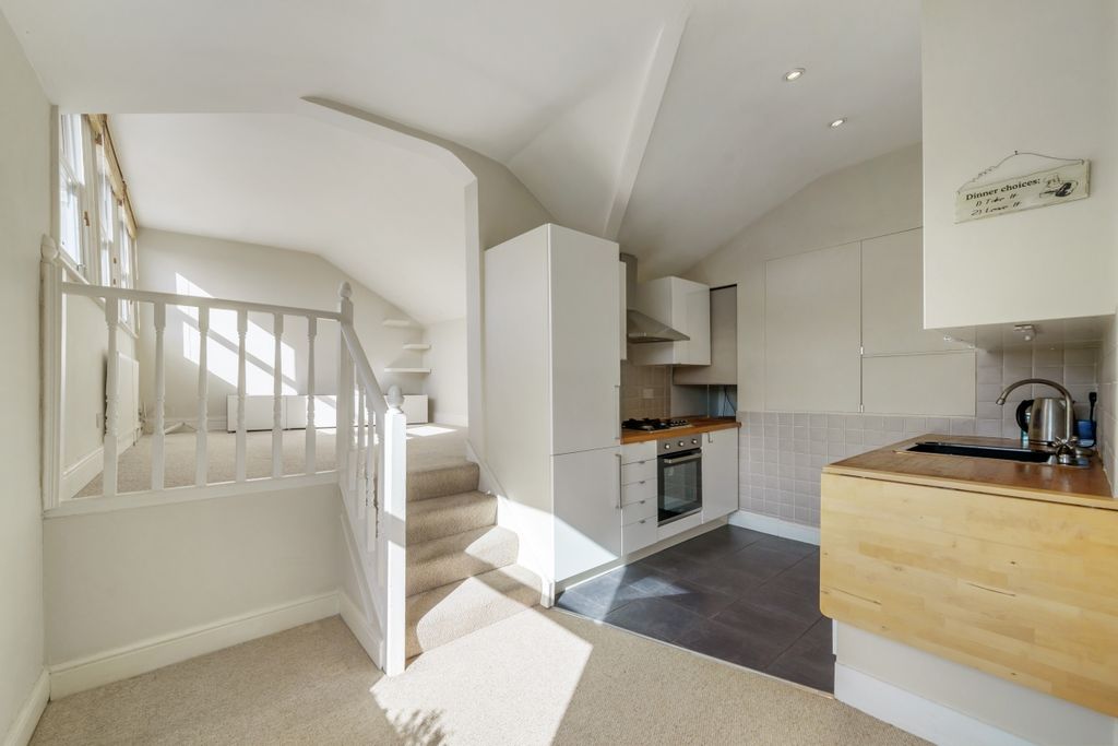 Property photo 1 of 8 968847 (4)