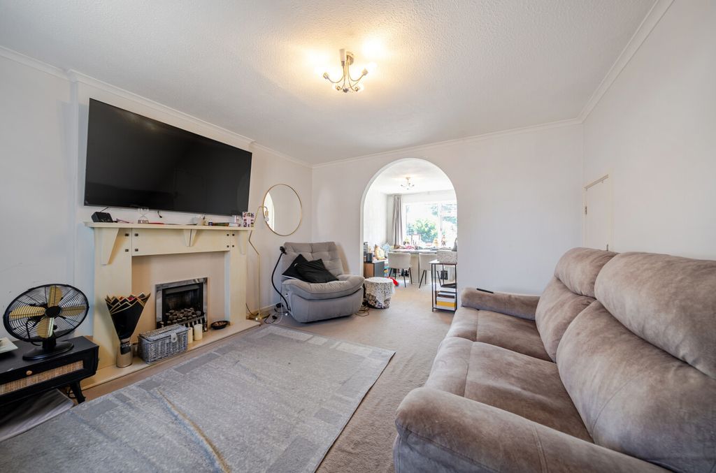 Property photo 2 of 22 1487681-15-6A4F9B...