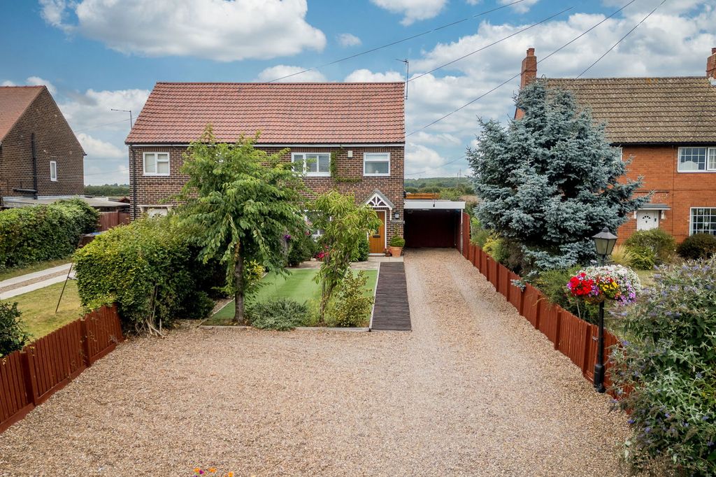 Property photo 2 of 33