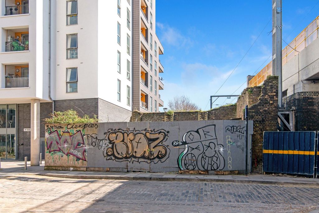 Property photo 2 of 5 Picture No. 01