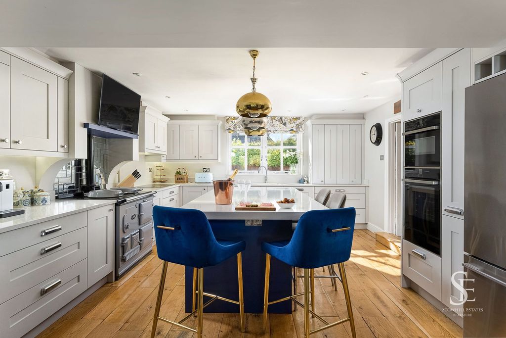 Additional image 5 of 5 bed detached house for saleBuck Farm House, Howe Lane, Binfield RG42