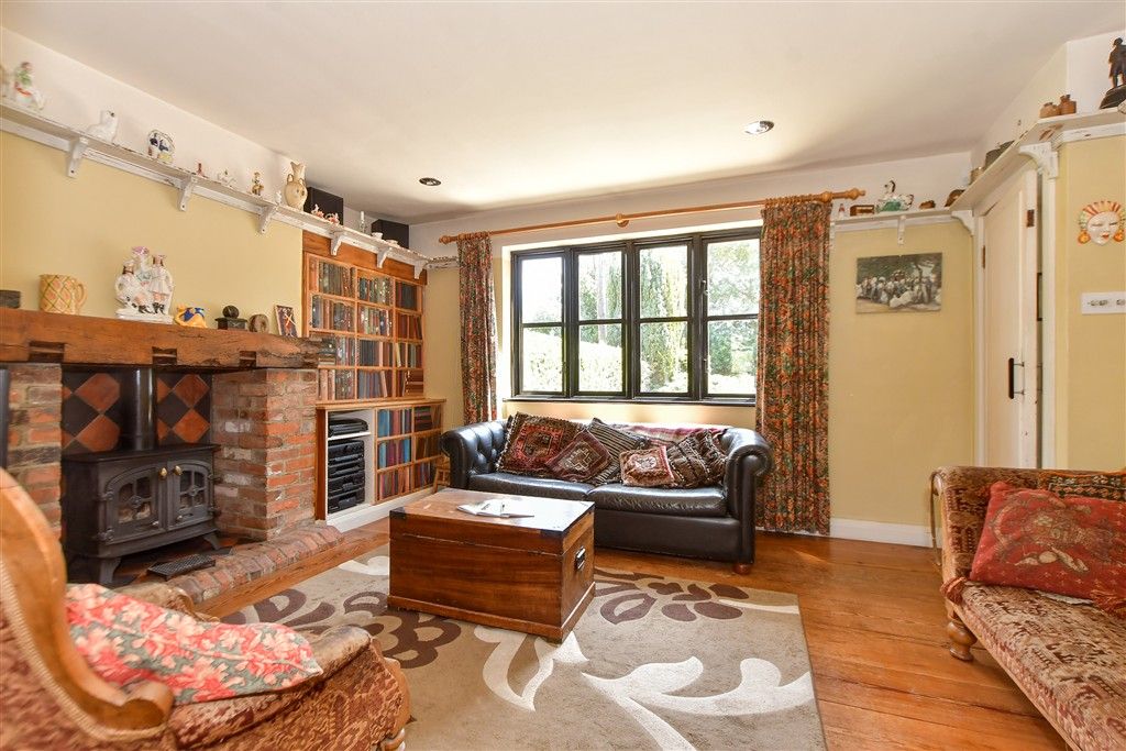 Property photo 3 of 9 Lounge