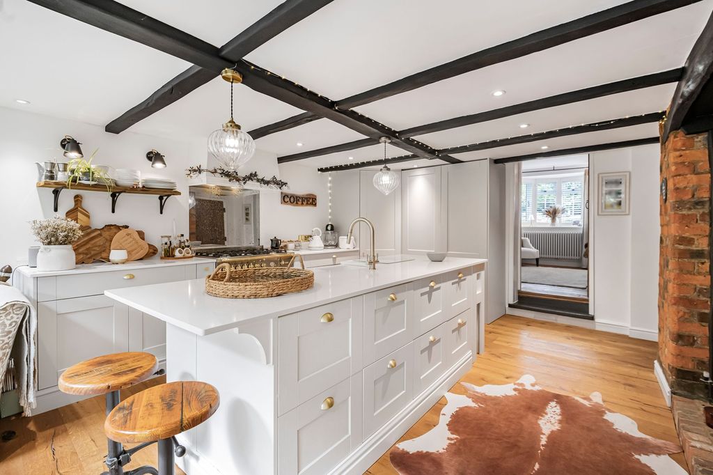 Property photo 2 of 33 Photo 25