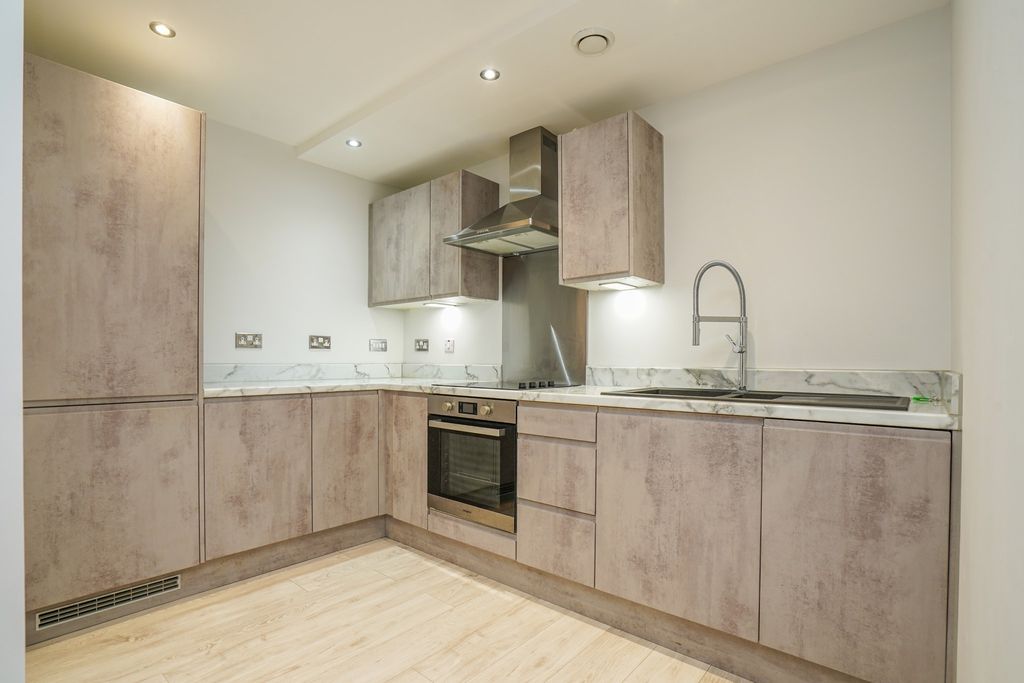 Property photo 2 of 18 Kitchen