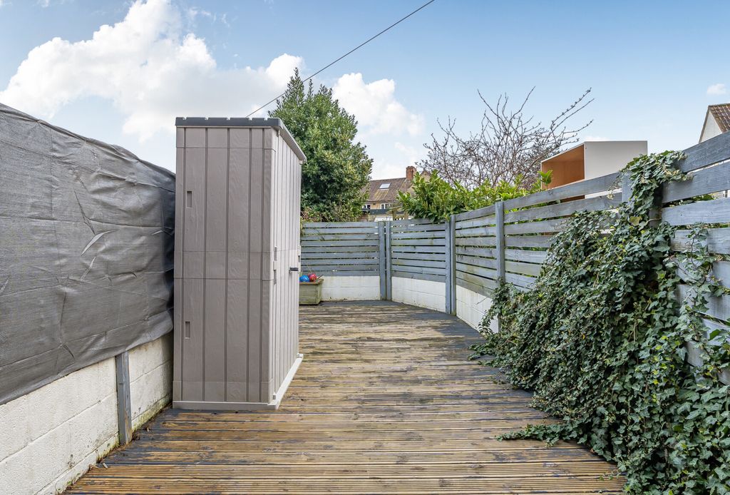 Property photo 2 of 9 1425542-11-69B04d...