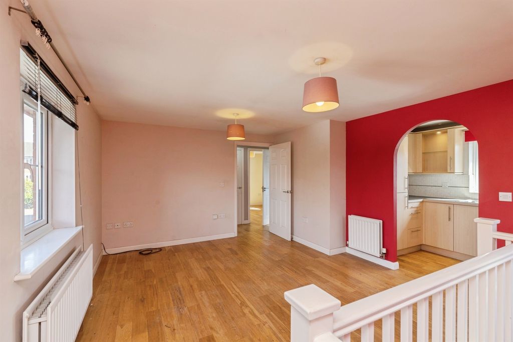 Property photo 3 of 19