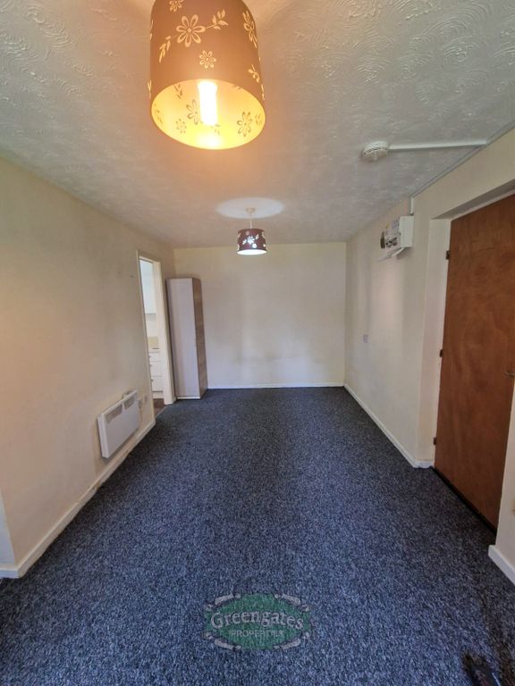 Property photo 2 of 7 cd7E3c9c-2588-4Fcd-B86c-660Ed2ba3c05