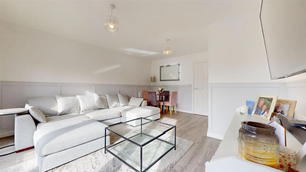 Property photo 3 of 22 10232025_230933.Jpg