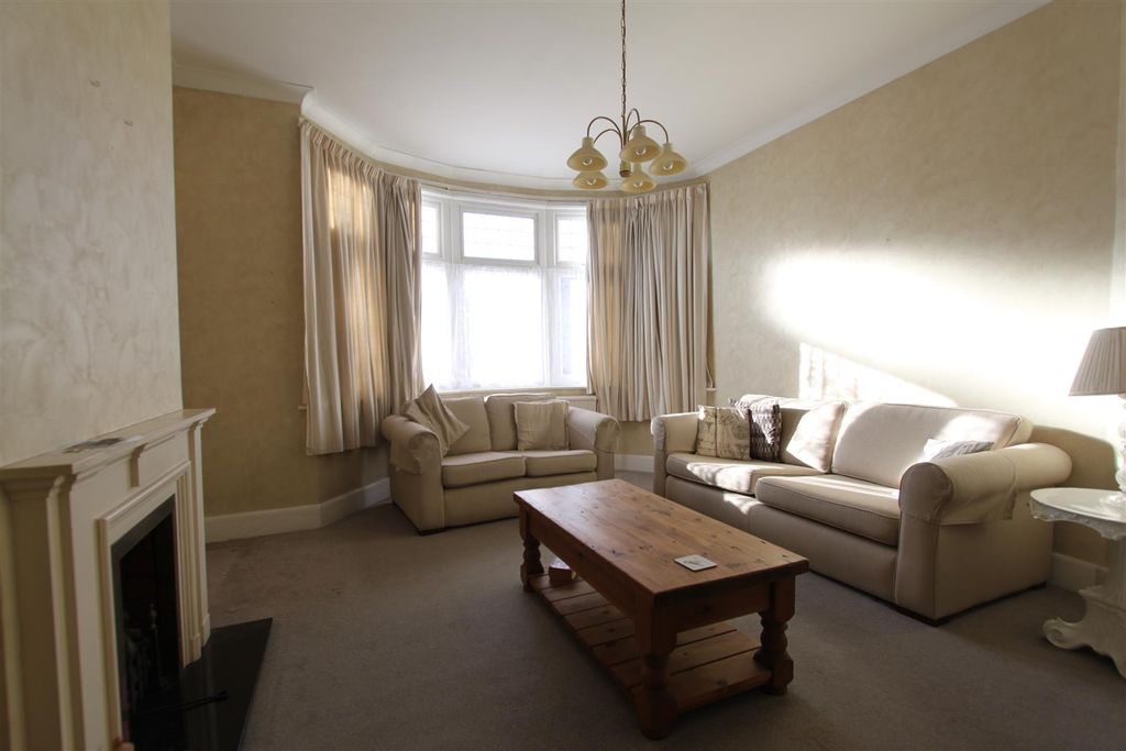 Property photo 2 of 11 Img_0826.Jpg