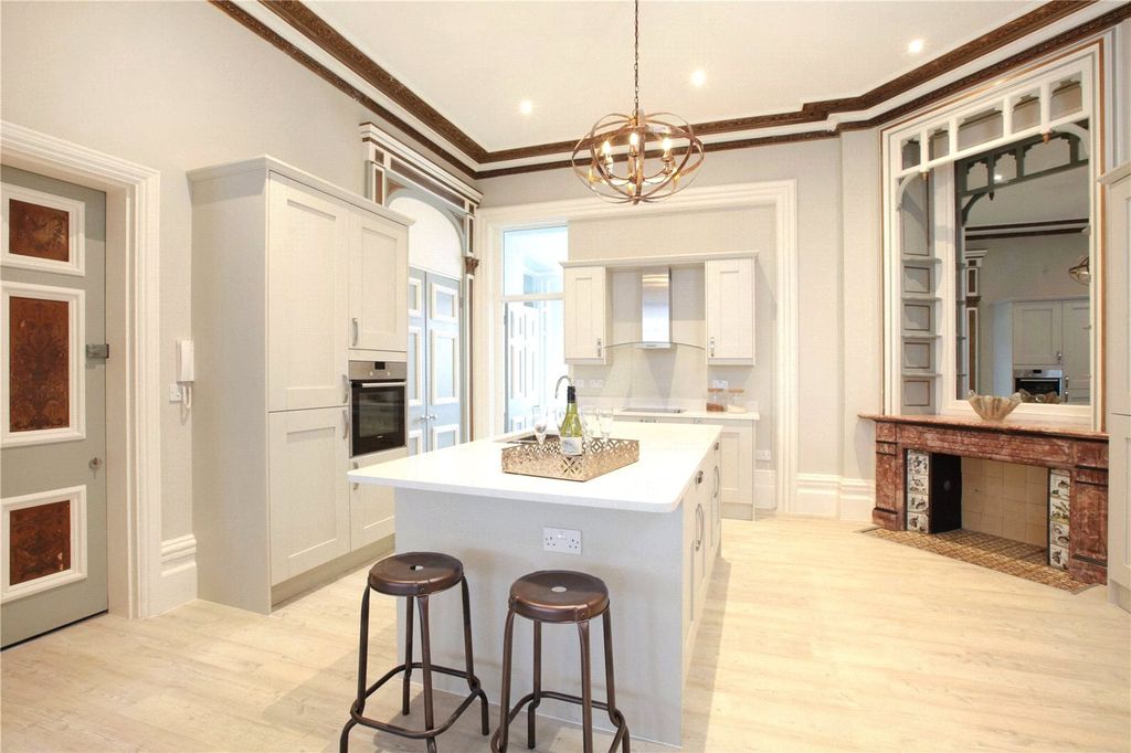 Additional image 4 of 3 bed flat to rentStratton House, 61 High West Street, Dorchester, Dorset DT1