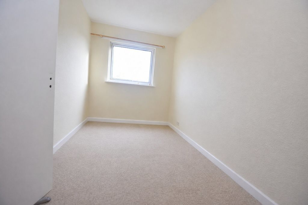 Property photo 3 of 6 Photo 6