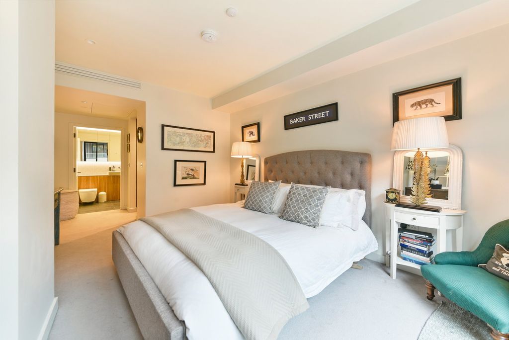 Property photo 2 of 10 Principle Bedroom