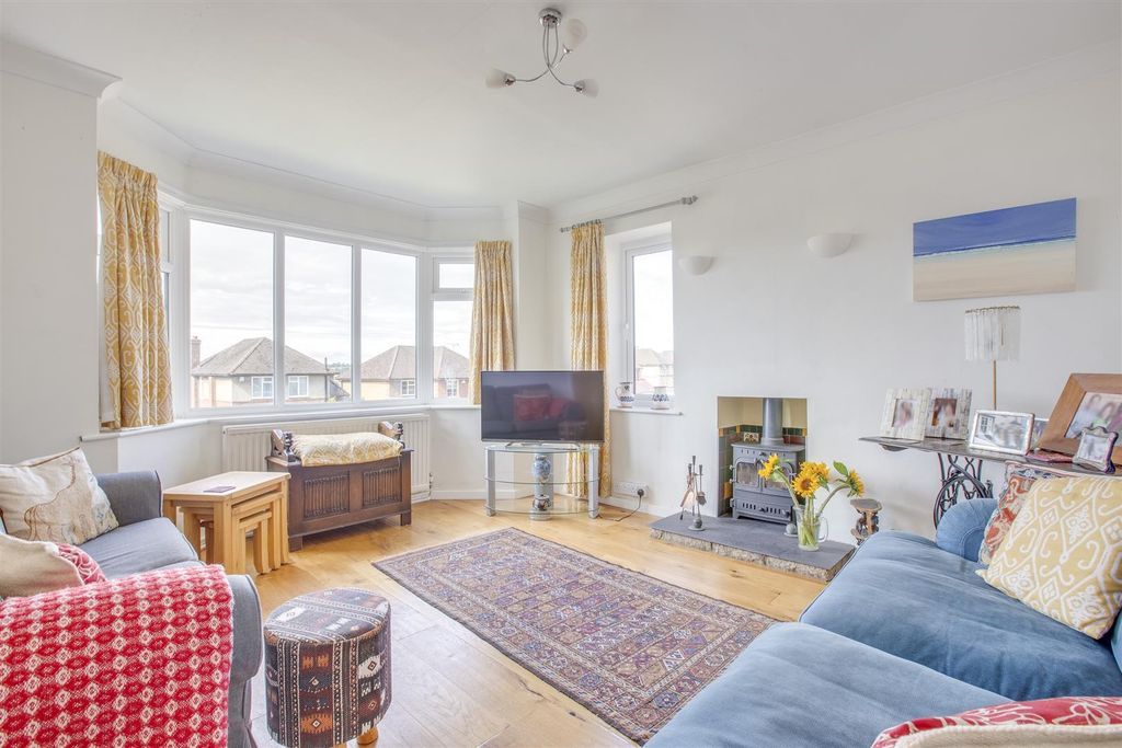 Property photo 3 of 15 Talbot Avenue.Jpg