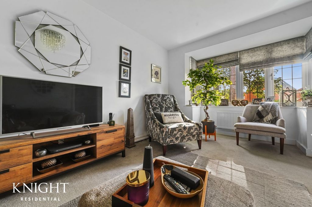 Property photo 3 of 19