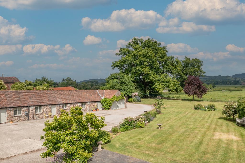 Property photo 2 of 56