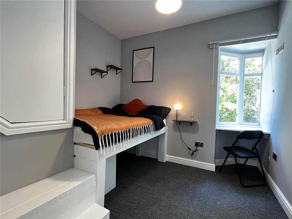 Property photo 1 of 9 Room 1