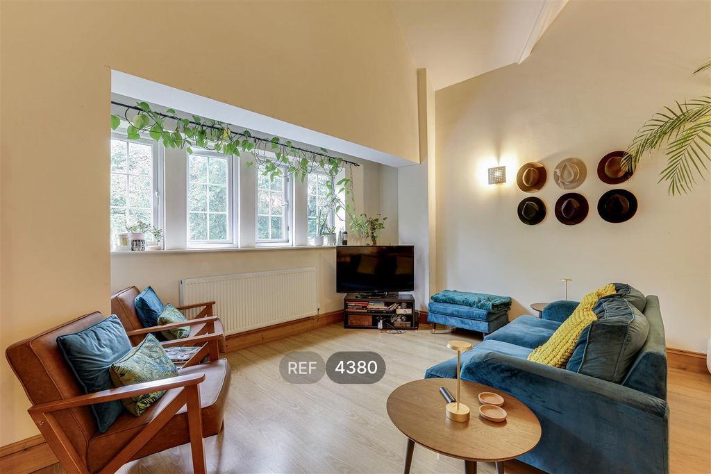 Property photo 3 of 15 Living/Diningroom