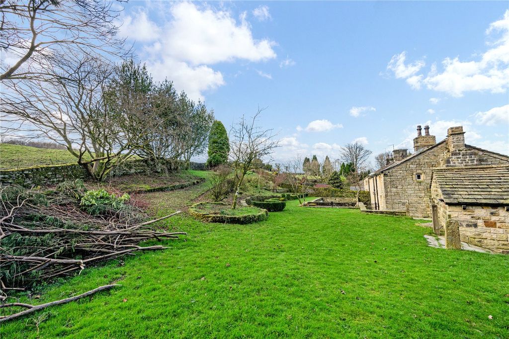 Property photo 2 of 36 Garden