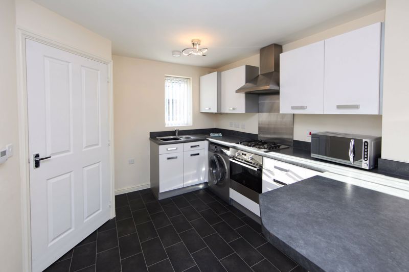 Property photo 3 of 16 Photo 4