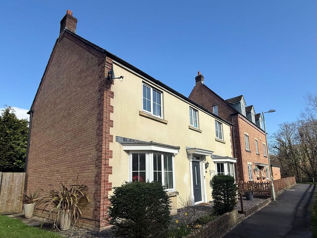 Property photo 1 of 44