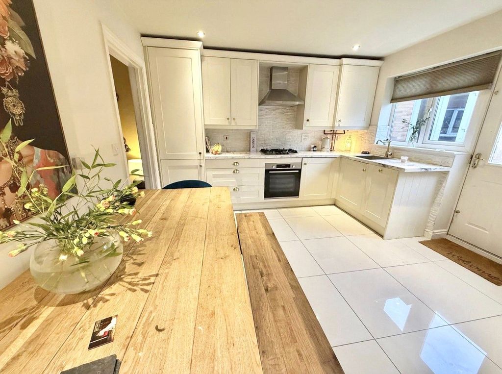 Property photo 3 of 32 Picture No. 96