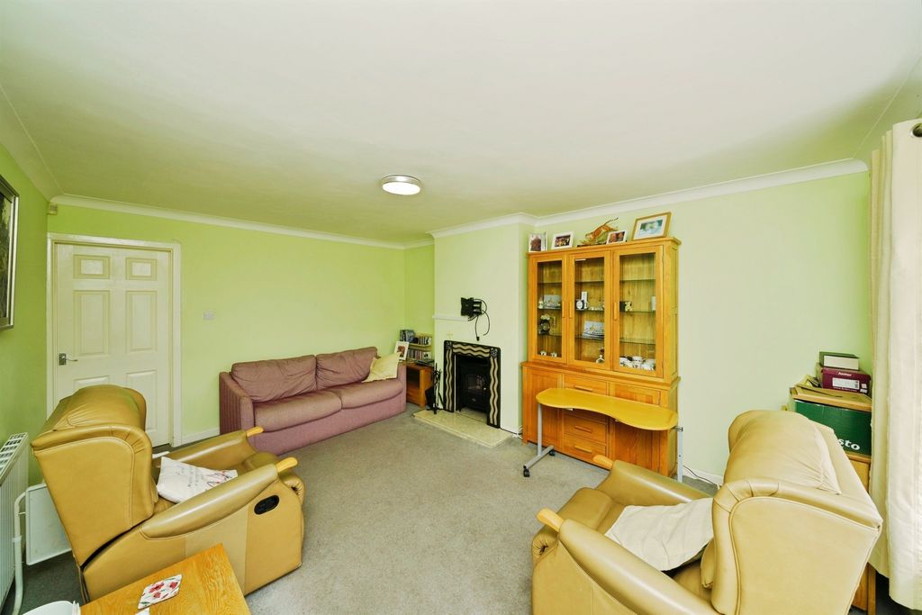 Property photo 3 of 12