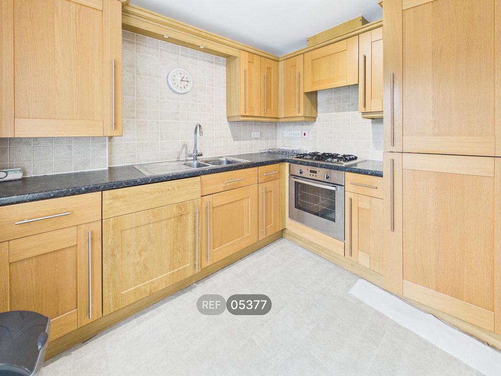 Property photo 2 of 11 Kitchen