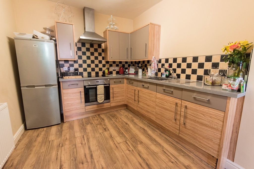 Property photo 3 of 6