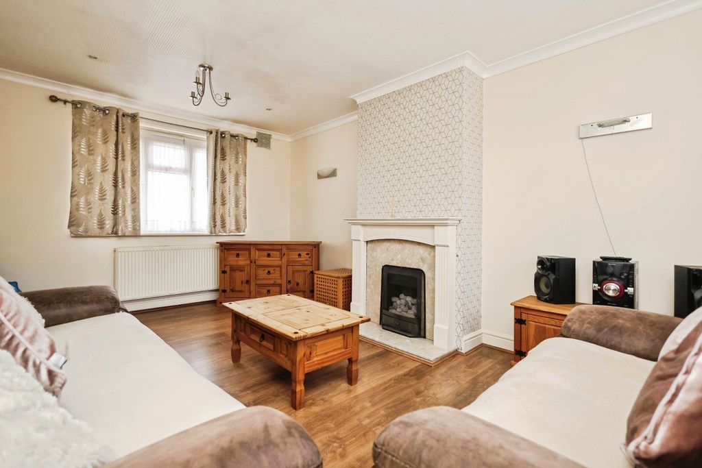 Property photo 2 of 12 Pbox-Img.Jpg