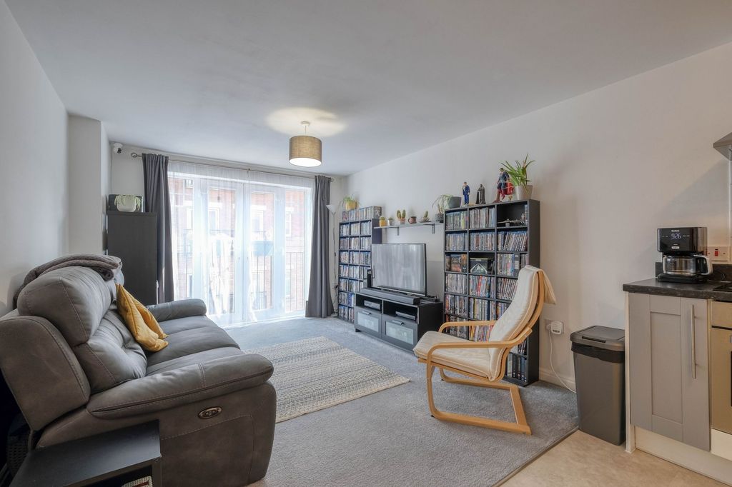 Property photo 3 of 12