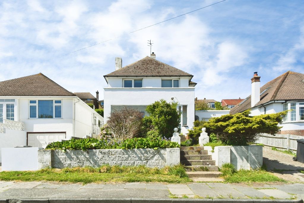 Property photo 1 of 20 Front