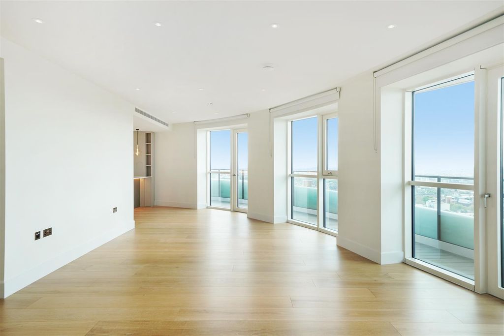 Property photo 3 of 14 Flat 169 Cassini Apartments - U7Lke2Shc6Dqkn1Drm44