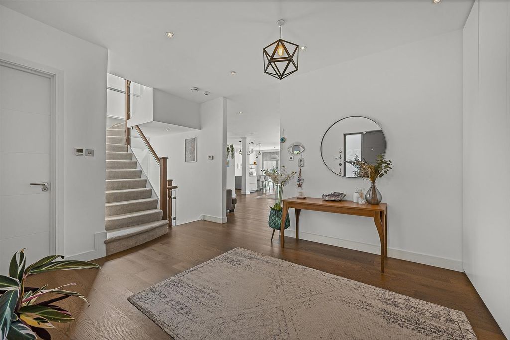 Property photo 2 of 16 Hall1 (2).Jpg