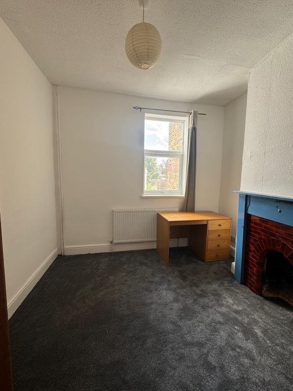 Property photo 2 of 6 E101Dce6-64c2-4F1A-8952-A3Cebbe6B563