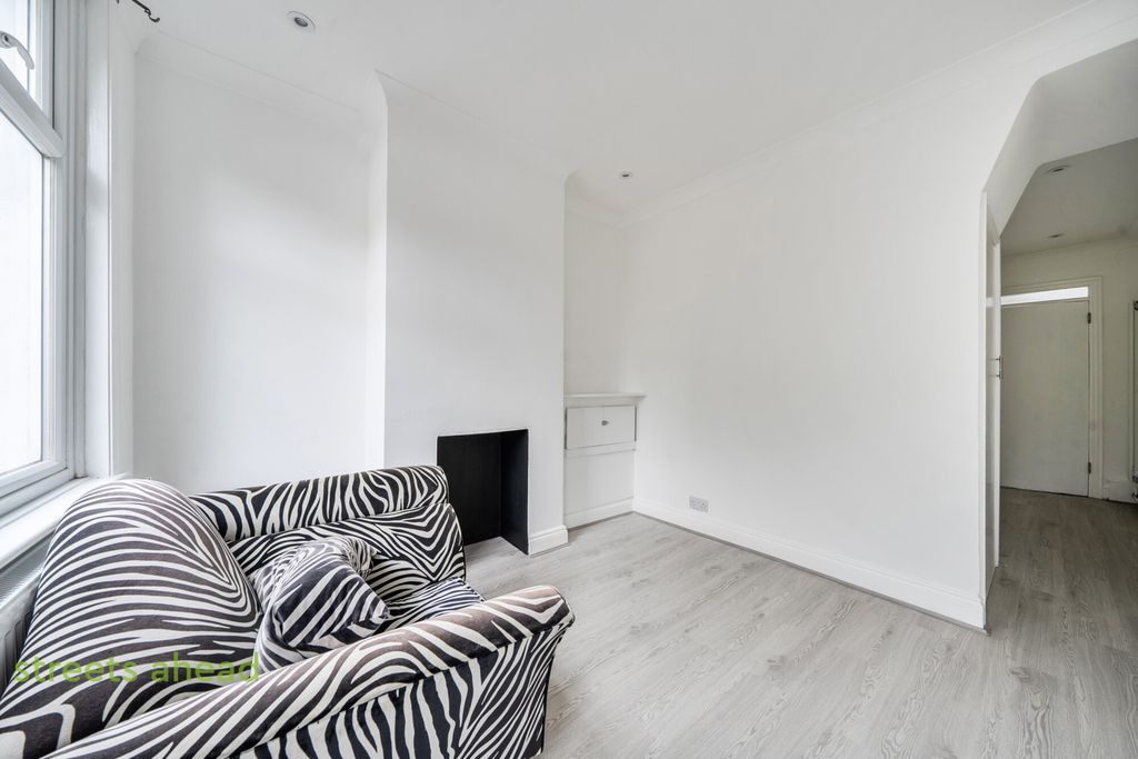 Property photo 3 of 12 74Fcafe7-Fe65-4F2...